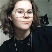 Je suis en étude afin de devenir professeur de français, à ce titre je peux aider les élèves de primaire jusqu'au collège et lycée. Je n'ai pas le permis B alors ce sera des cours en ligne ou alors sur Limoges pas très loin de ma zone.